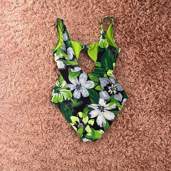 Aerie swimsuit - Picture 2 of 3